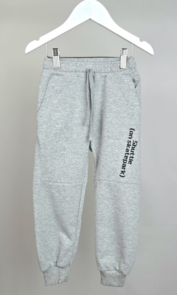 Pantalon Varon Rustico Shuttle con Recortes