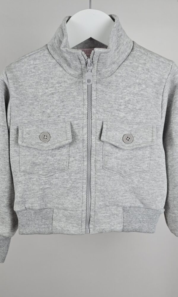 Campera Frizada Cuello Alto con Bolsillo Boton