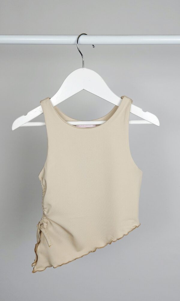Musculosa Nena Microfibra Lisa Irregular con Fruce
